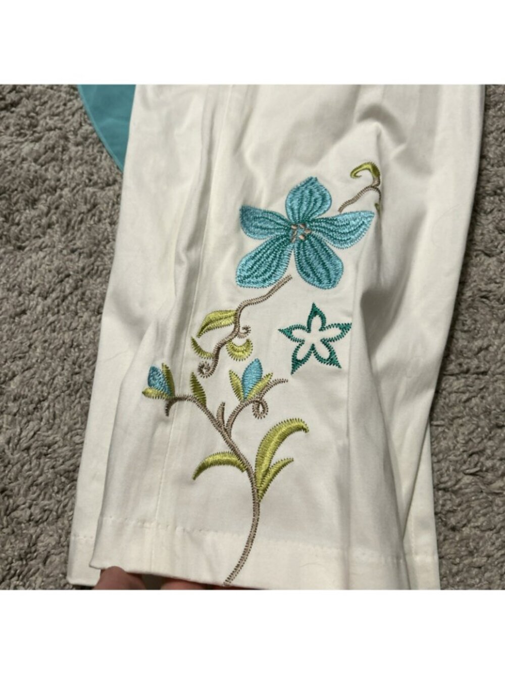 Maurices Womens Embroidered Pant White/Turquoise Size 11/12 Cotton Blend Stretch - Picture 6 of 6